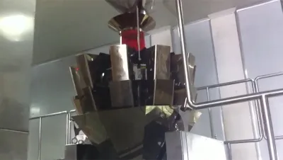 Empacotadora de sachês pré-fabricados (Lanches prontos para consumo)